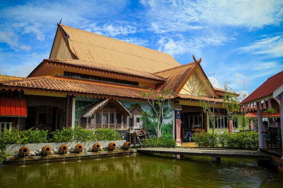 Top Tourist Attractions in Langkawi Makam Mahsuri