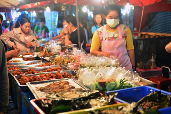 langkawi night market ayer hangat